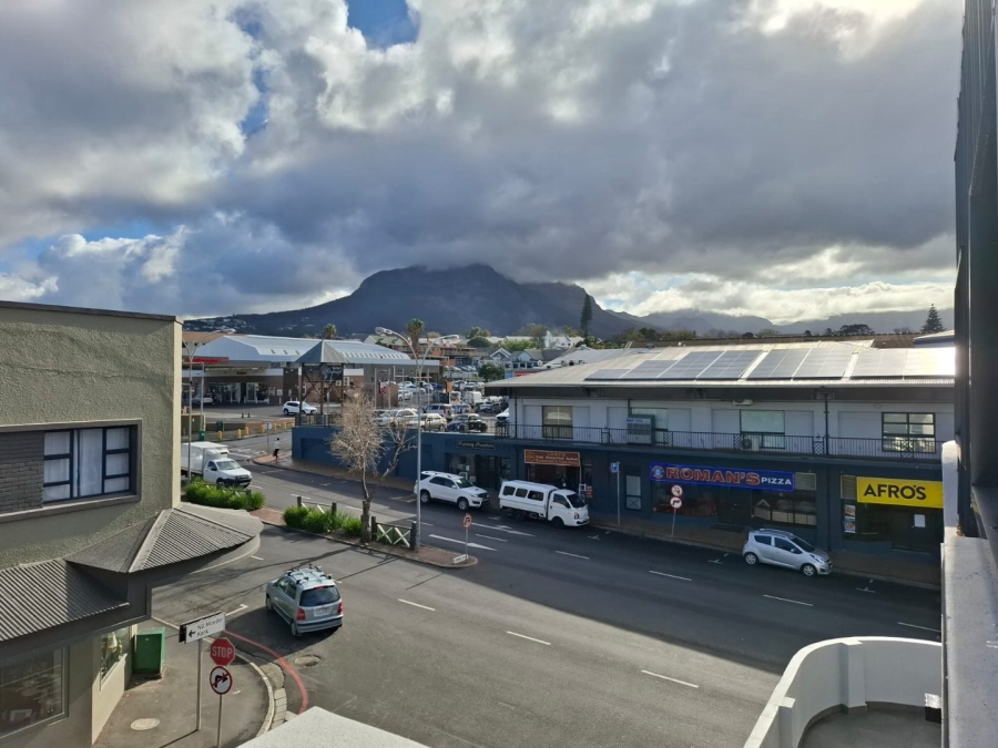 To Let 2 Bedroom Property for Rent in Somerset West Western Cape